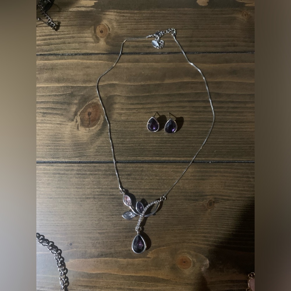 Necklace and earrings set